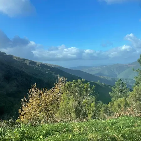 Habitación en casa particular La Maison D'abelleira
